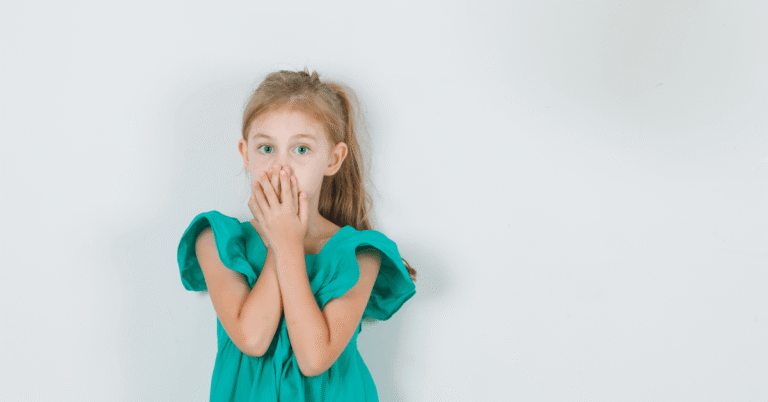 Come aiutare un figlio che soffre di ansia sociale?